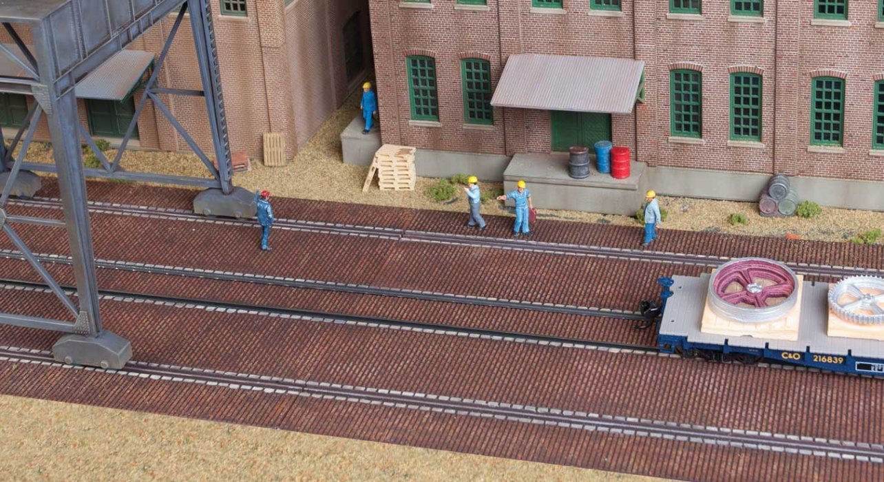 Brick Craneway Base and Street 3-Pack -- Kit - Each Section: 12-5/8 x 5-1/2′ 32 x 13.9cm, HO, Walthers Cornerstone 4097