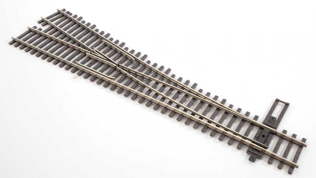 Code 83 Nickel Silver DCC Friendly Number 5 Turnout -- Right Hand, HO, WalthersTrack 83016