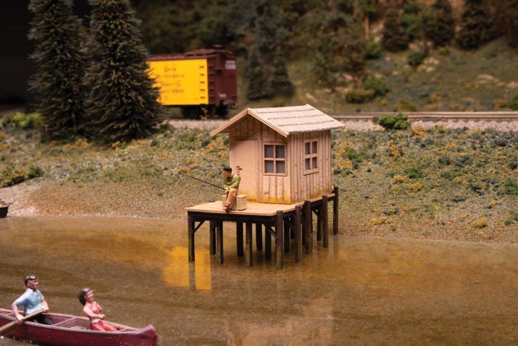 Fisherman`s Shanty -- Laser-Cut Wood Kit - 3-9/64 x 1-1/2 x 2-1/8` 8 x 3.7 x 5.4cm, HO, Walthers SceneMaster 4110