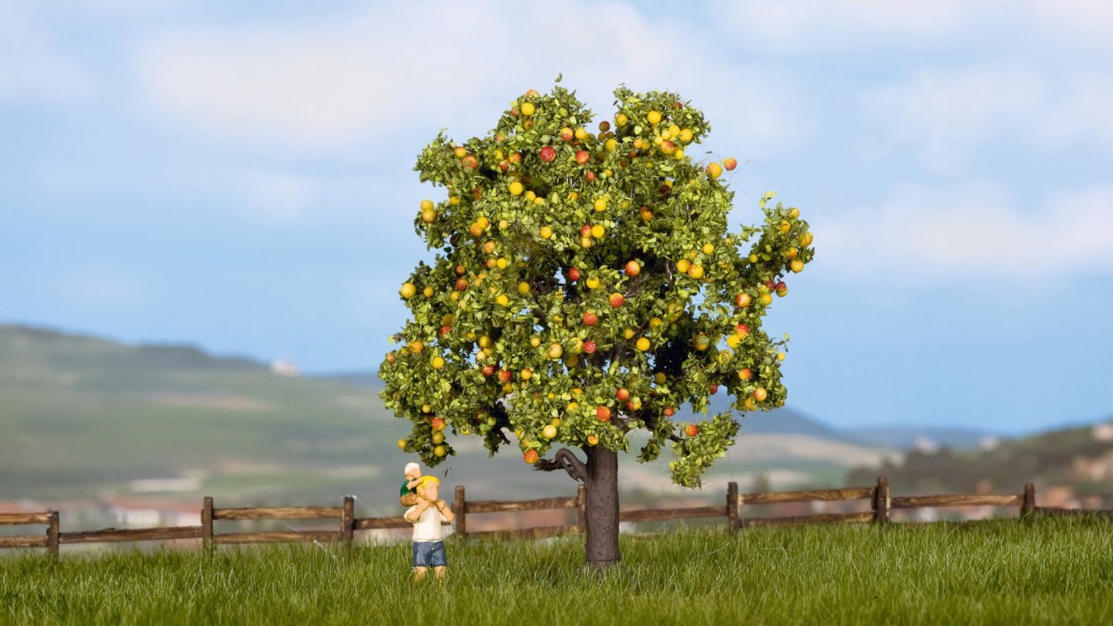 Apple Tree with Fruits, All Scales, NOCH 21560