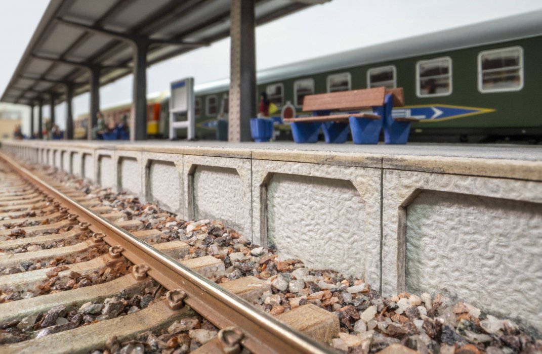 New Platform Edges, HO, NOCH 14294