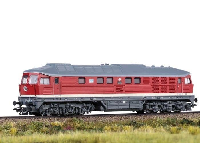 Class 132 Ludmilla Diesel with Smoke - Sound and DCC -- German State Railroad DR 132 457-3 (Era IV 1990, red, gray, white), HO, 