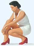 Woman Putting on Her Shoes Individual Figure, HO, Preiser Kg 28228
