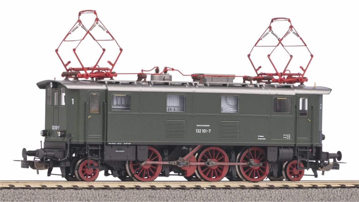 BR 132 Electric loco DB IV, HO, PIKO 51414