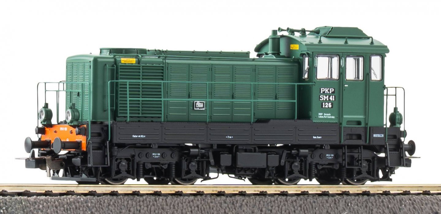 ~Diesel Locomotive/Sound Sm41 PKP IV + PluX22 Dec., HO, PIKO 52389