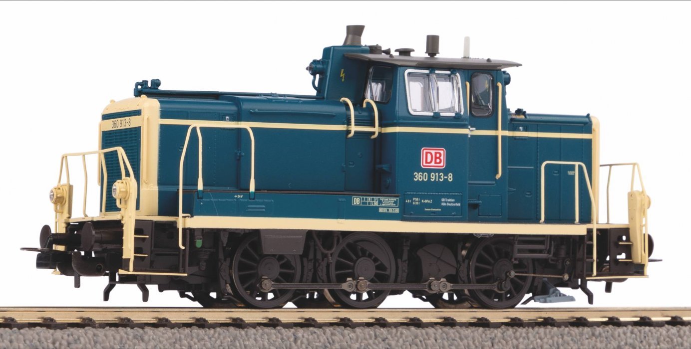Diesel Locomotive BR 360 DB AG V blue-beige, HO, PIKO 52832
