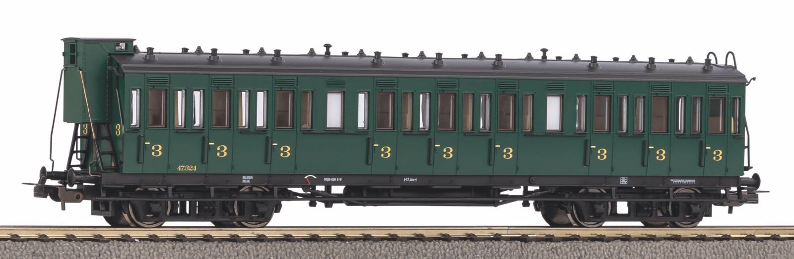 Compartment Car 3. Class SNCB III with Brakeman's Cab, HO, PIKO 53335