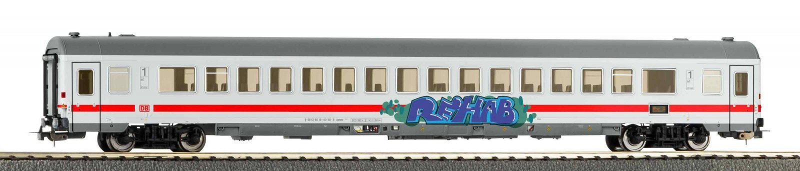 Apmmz 126 1st Cl. Pass w/graffiti DB VI, HO, PIKO 58849