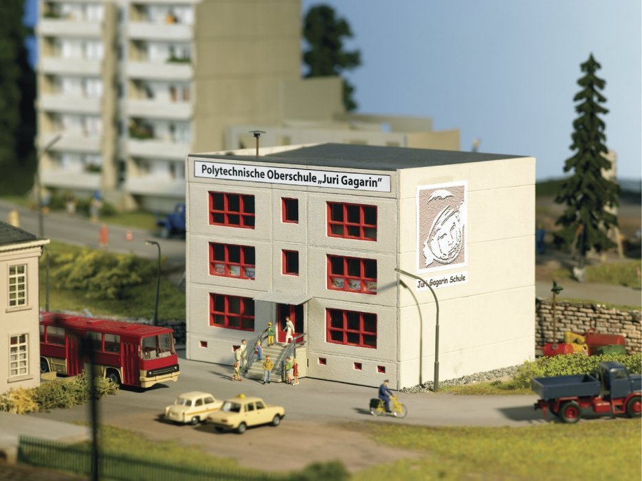 School House, HO, PIKO 61150
