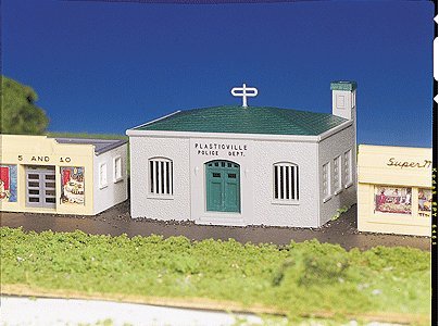 Plasticville Classic Kit - Police Station, HO Scale, Bachmann Industries 45145