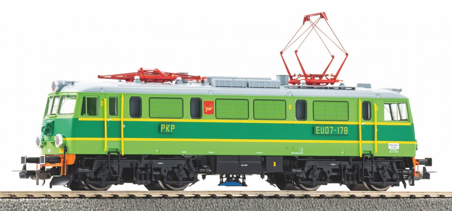 Electric Locomotive/Sound EU07 PKP V + PluX22 Dec., HO, PIKO 96359