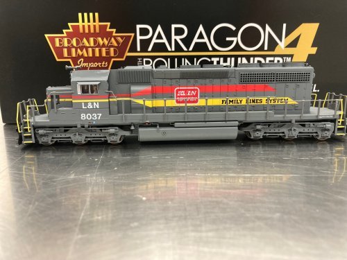 REFURBISHED R6784 EMD SD40-2, Family Lines System, L&N 8037, Paragon4 Sound/DC/DCC, HO, BLI, 6784