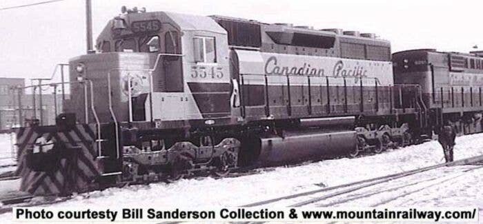 GMD SD40 - Standard DC - Executive Line -- Canadian Pacific 5545 (gray, maroon, Square Sand Filler, No Ditch Lights), HO, Bowser