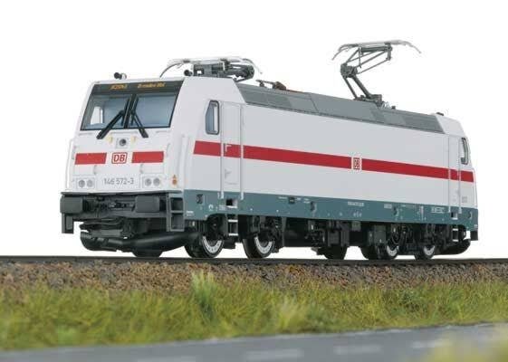 Bombardier Traxx Electric Class 146.5 - Sound & DCC -- German Railroad DB AG 146 572-3 (Era VI 2020, white, red, gray), HO, Trix