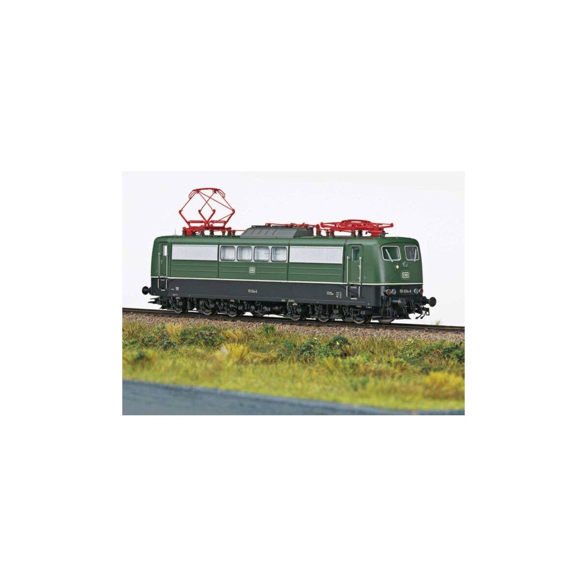 Class 151 Electric - Sound and DCC -- German Federal Railroad DB 151 034-6 (Era IV, green, black), HO, Trix 25651