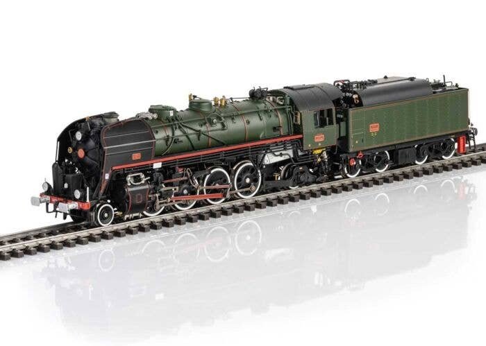 Class 141.R 2-8-2 - 3-Rail - Sound and Digital -- French State Railways SNCF 1244 (Verein Mikado era VI Scheme, green, red), HO,