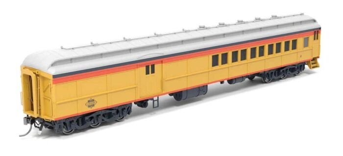 Heavyweight Coach-Baggage-Combine - Ready to Run -- Chessie Steam Special 2 (yellow, blue, vermillion, silver), HO, Broadway Lim