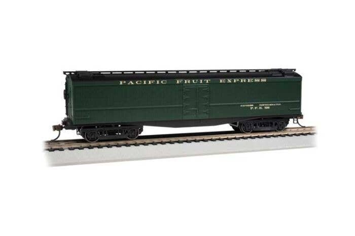 50′ Wood Express Reefer - Ready to Run -- Pacific Fruit Express 726 (Pullman Green, black), HO, Bachmann Industries 75703