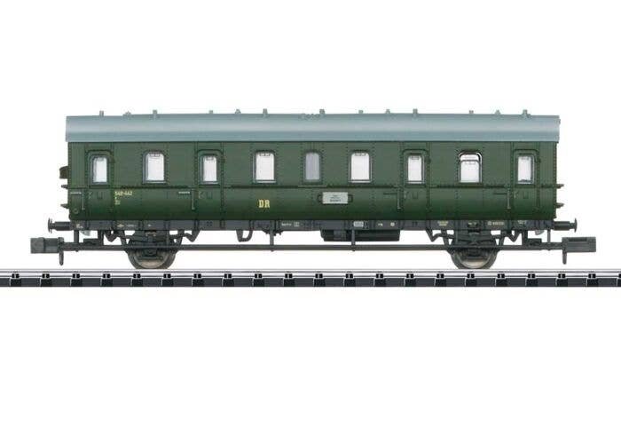 2 Type DR B 541 & Btr-541 Commuter Set - Ready to Run - Minitrix -- German State Railroad DR (Era III 1964, green, gray), N, Tri