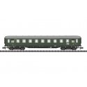 Type C4u-38 3rd Class D 96 Coach - Ready to Run - Minitrix -- German Federal Railroad DB (Era III 1952, green, gray), N, Trix 1