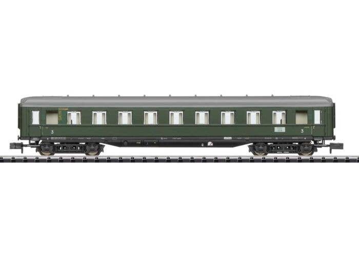 Type C4u-38 3rd Class D 96 Coach - Ready to Run - Minitrix -- German Federal Railroad DB (Era III 1952, green, gray), N, Trix 1
