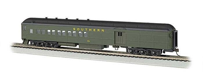72′ Heavyweight Combine w/2-Window Door - Ready to Run -- Southern Railway 654, HO, Bachmann Industries 13606