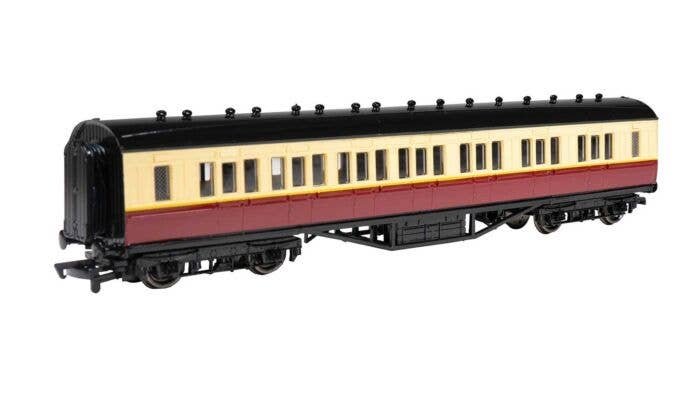 Thomas & Friends(TM) -- Composite Coach (red), HO, Bachmann Industries 76030