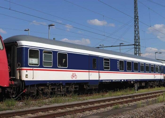 Type Bduu 497.2 Commuter Car - Ready to Run - Minitrix -- Train Rental TRI (Era VI 2023, blue, white, gray, red), N, Trix 18488
