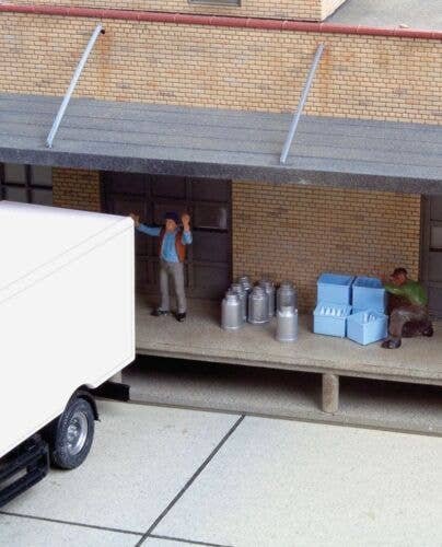 Milk Cans, Bottles & Cases, HO, Walthers SceneMaster 4136