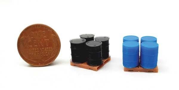 4 Blue Drums and 4 Black Drums on Pallets, HO, ALL SCALE MINIATURES 870946