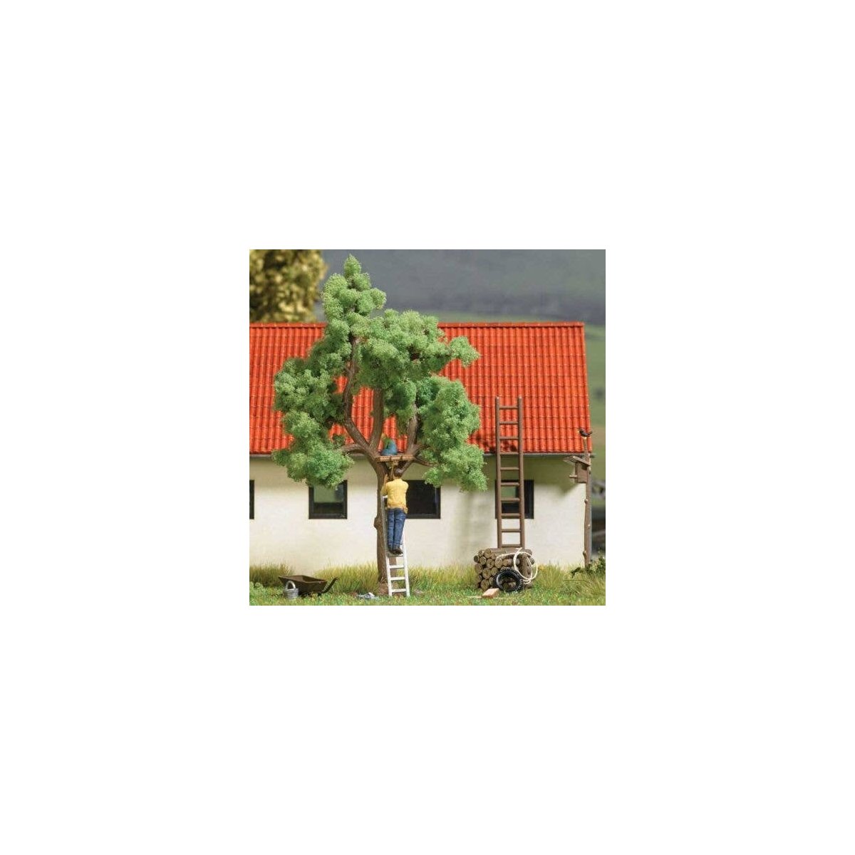 Building a Treehouse - Action Set -- 2 Figures, Tree, Treehouse Floor, Firewood Pile, Wheelbarrow, Ladder, HO, Busch Gmbh & Co K