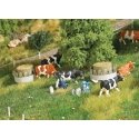 Cattle Hay Racks with Hay Bales - Kit -- pkg(2), HO, Busch Gmbh & Co Kg 1388