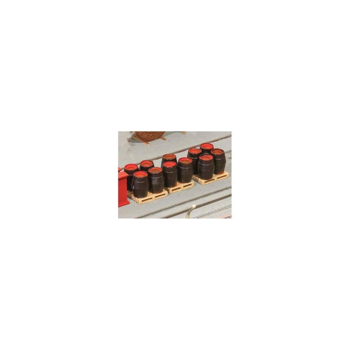 Sacks and Barrels -- 6 Barrels and 7 Sacks, HO, Peco 5064